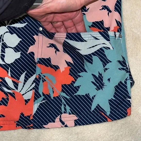 Health Pro Flower Top-Health care . Size L - Picture 3 of 6